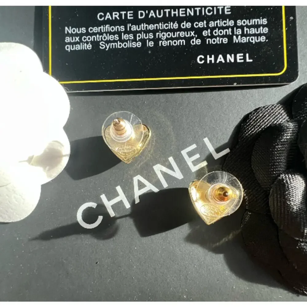 CHANEL Gold CC Interlocking Heart Stud Earrings 21B (CHXX003) - Picture 7 of 8